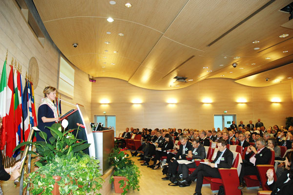 Il discorso di apertura del Ministro della salute Beatrice Lorenzin nell’Auditorium Biagio d’Alba del Ministero della Salute