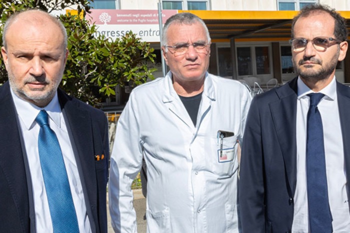 Il Ministro Schillaci e il Sottosegretario Gemmato con Guido Quaranta, Direttore del Pronto Soccorso dell’Ospedale San Paolo di Bari