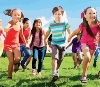 Immagine di bambini che corrono