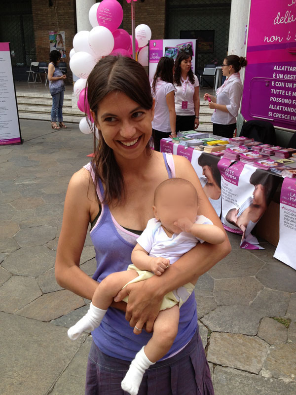 Il Villaggio del Ministero della Salute per promuovere l'allattamento al seno, allestito in Piazza San Francesco a Ravenna nel weekend del 8-9 giugno 2013