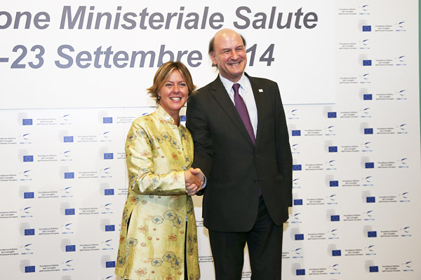 Il Ministro della Salute Beatrice Lorenzin con Fernando Leal da Costa, Vicesegretario di Stato per la salute - Portogallo