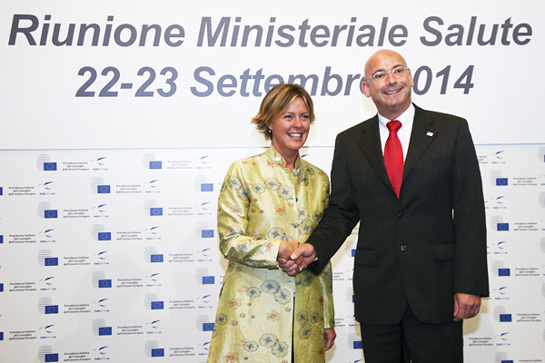 Il Ministro della Salute Beatrice Lorenzin con Mauro Ugo Pedrazzini, Ministro per gli affari sociali - Liechtenstein