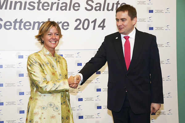 Il Ministro della Salute Beatrice Lorenzin con Igor Radziewicz-Winnicki, Sottosegretario di Stato - Polonia