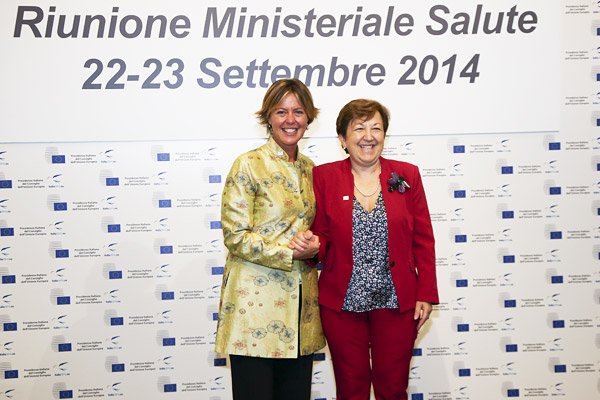 Il Ministro della Salute Beatrice Lorenzin con Pilar Farjas, Segretario Generale per la Salute - Spagna