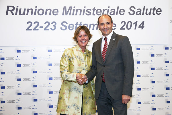 Il Ministro della Salute Beatrice Lorenzin con Christopher Fearne, Segretario di Stato per l’energia e la salute - Malta