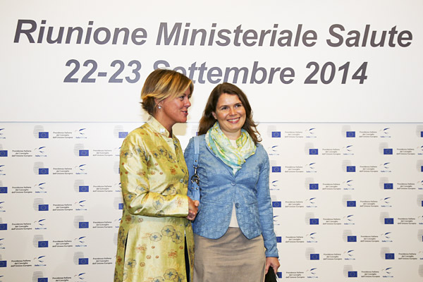 Il Ministro della Salute Beatrice Lorenzin con Elen Ohov,  Rappresentante permanente presso l’Unione Europea, Consigliere per le questioni sanitarie - Estonia