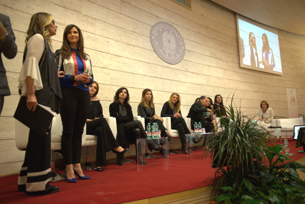Il Ministro Lorenzin con le madrine della 2a Giornata della salute delle donne