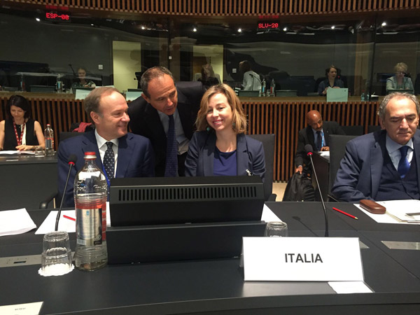 La Ministra Grillo al tavolo del consiglio dei ministri della salute europei