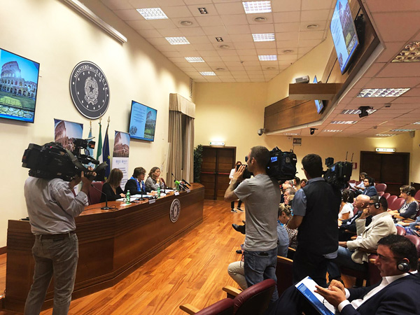 Auditorium Cosimo Piccinno del MInistero della Salute durante la conferenza stampa