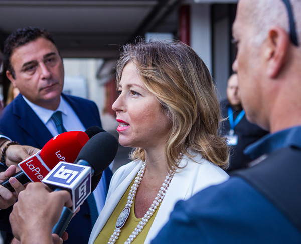 Il ministro della Salute Giulia Grillo, durante un'intervista