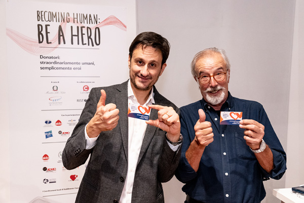 Emanuele Vietina, direttore generale di LuccaCrea Srl, e Giorgio Cavazzano, fumettista Disney, all’inaugurazione della mostra