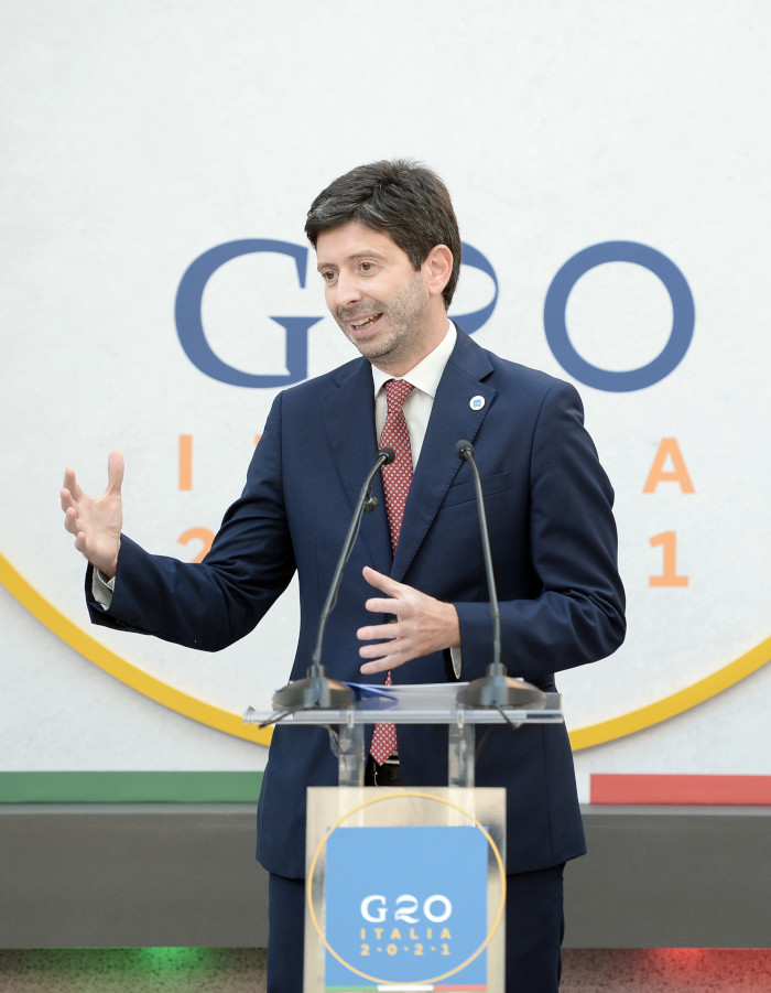 Il ministro Roberto Speranza alla conferenza stampa conclusiva del G20 Salute