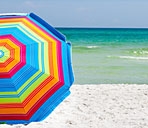 spiaggia con ombrellone