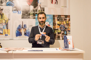 Francesco Raspini, assessore del Comune di Lucca, ha firmato il tesserino per la donazione Francesco Raspini, assessore del Comune di Lucca, ha firmato il tesserino per la donazione